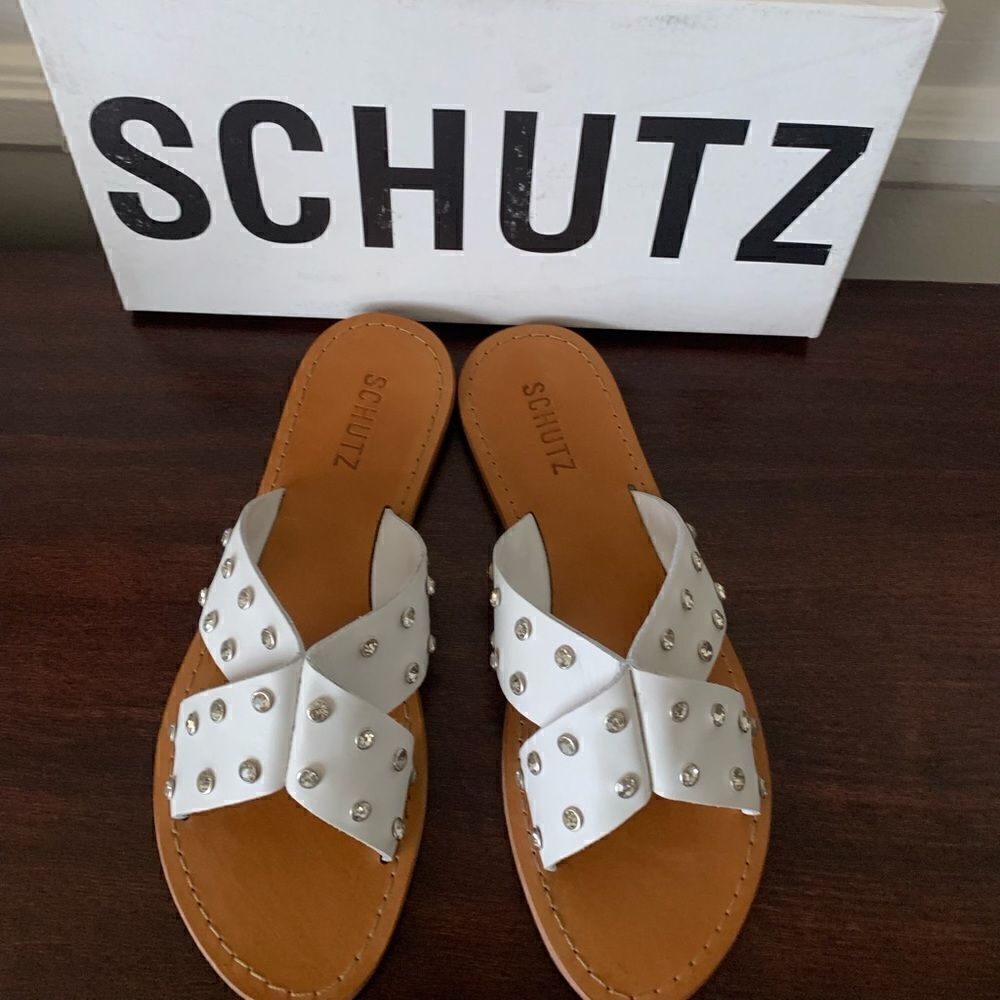 Schutz Women’s marilu studded leather slide slip on white sandal, size 6 NIB